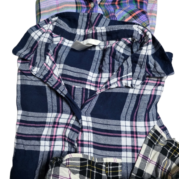 Women's Lot Of 4 Long Sleeve Flannel Plaid Button Up TShirt Gap, Uniqlo & H&M - Picture 4 of 5